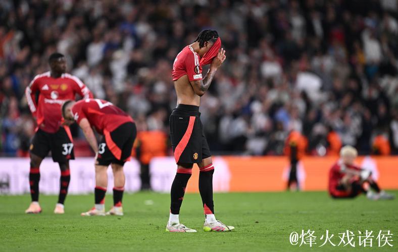曼联防线难撑,连续9场英超遭遇丢球 曼联防线难撑,连续9场英超遭遇丢球